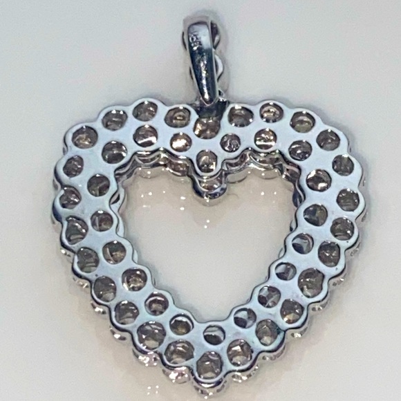 18k Solid White Gold Diamond Heart Pendant - Picture 3 of 5